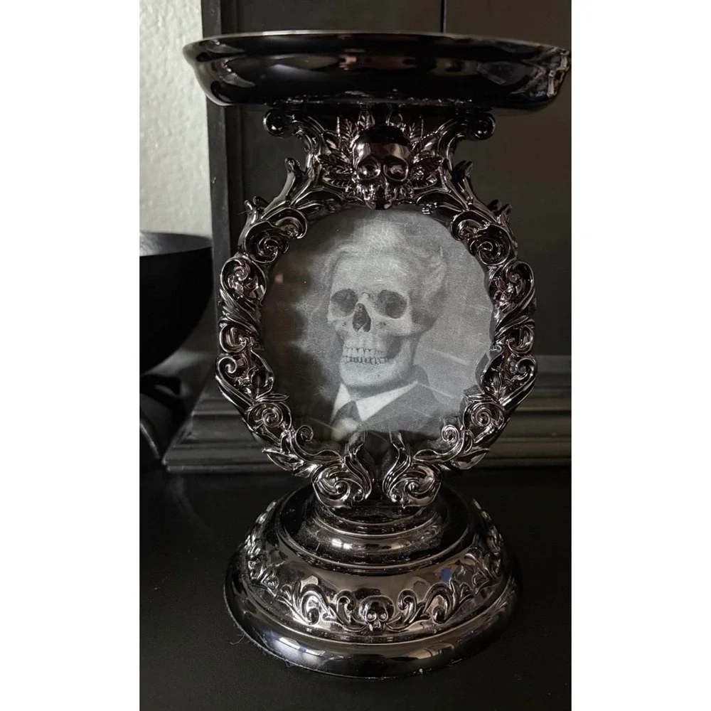 Bath‎ and Body Works Skull halloween Portrait Candle Holder Gunmetal Gothic
